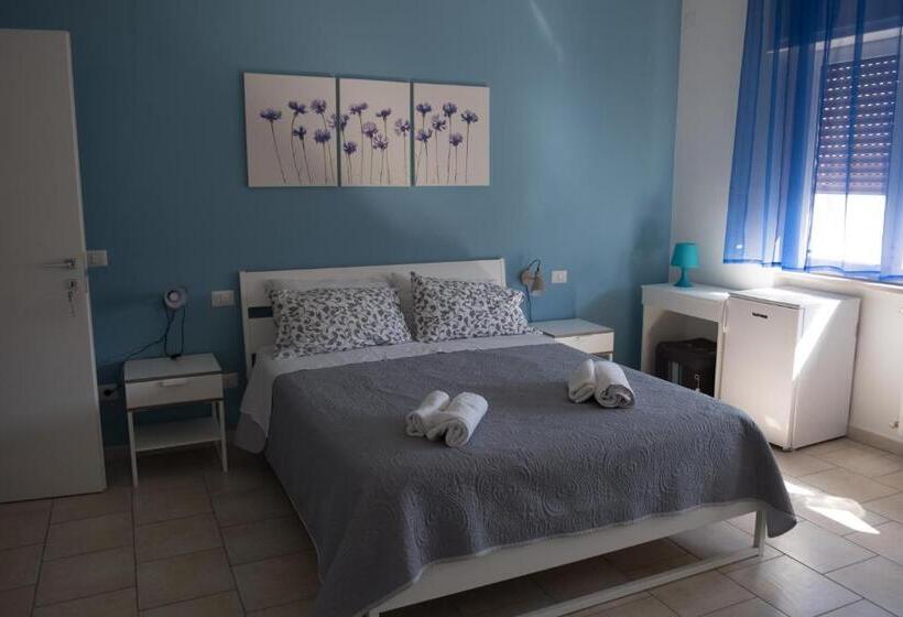 اتاق استاندارد چهار تخته, My Room In Trani