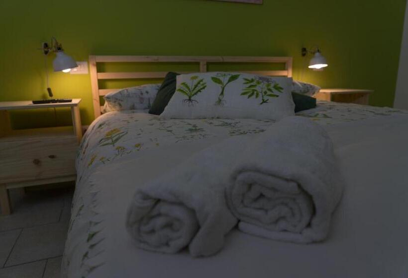 اتاق استاندارد سه نفره, My Room In Trani