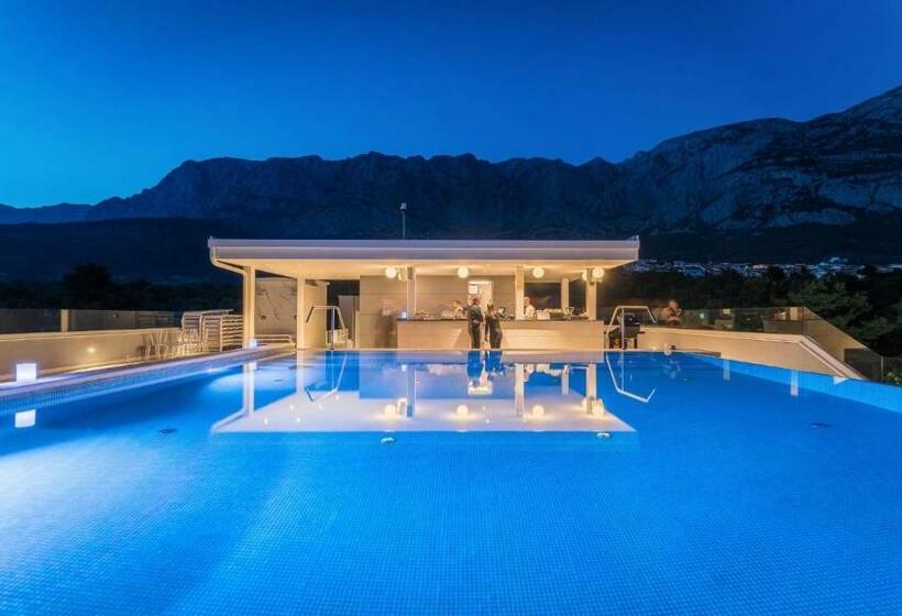 اتاق لوکس با چشم‌انداز باغ, Boutique Hotel Mirjam