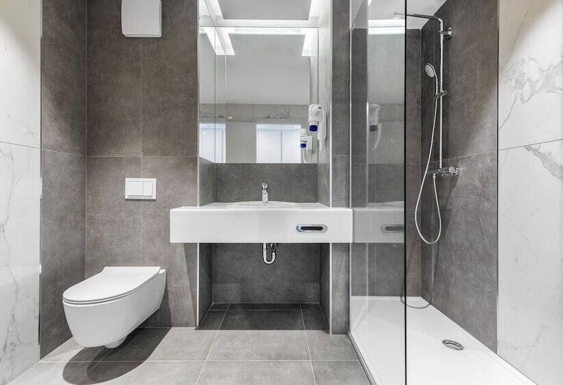 اتاق اساندارد با چشم‌انداز جانبی به دریا, Boutique Hotel Mirjam