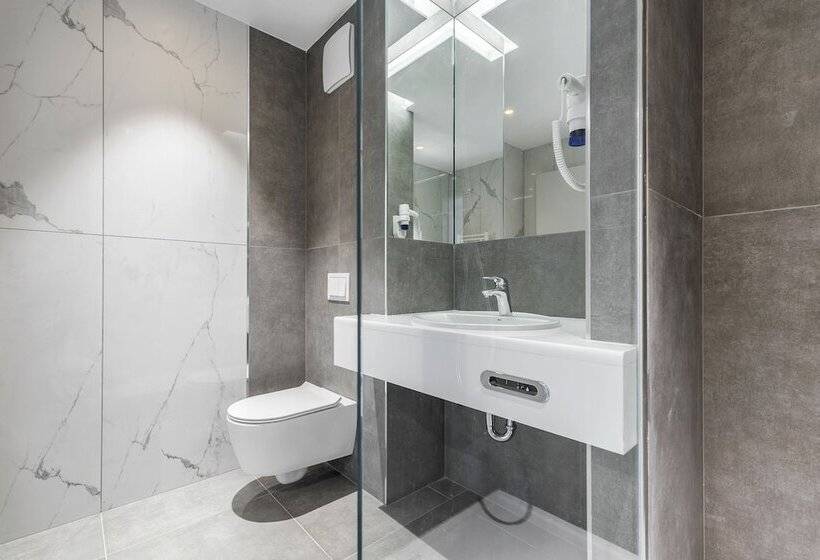 اتاق اساندارد با چشم‌انداز جانبی به دریا, Boutique Hotel Mirjam