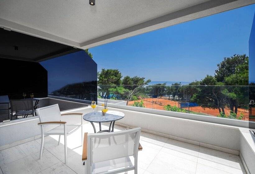اتاق اساندارد با چشم‌انداز جانبی به دریا, Boutique Hotel Mirjam