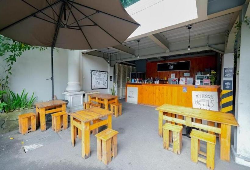 اتاق لوکس, Urbanview Darmo Residence Bandung