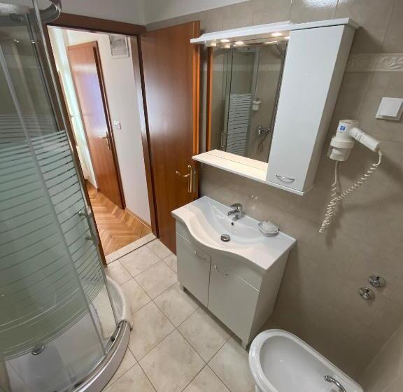 Quarto Estandar, Rooms Base