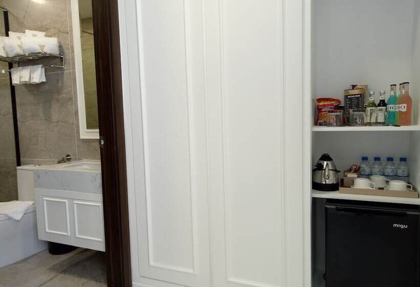 اتاق کلاسیک سه تخته, Vinny Boutique