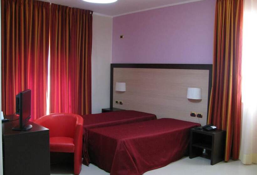 اتاق استاندارد چهار تخته, Albergo Roma