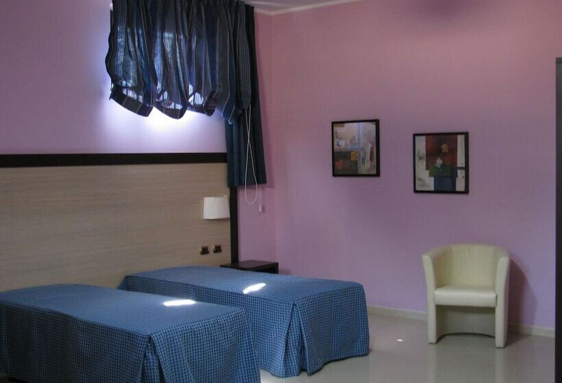 Четырехместный Номер Стандарт, Albergo Roma