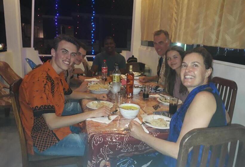 اتاق لوکس, Anna Tourist Inn