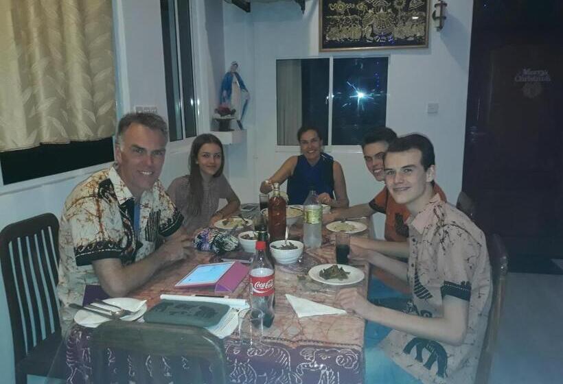 اتاق لوکس با بالکن, Anna Tourist Inn