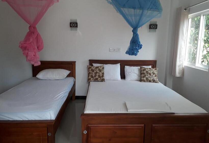 اتاق لوکس با بالکن, Anna Tourist Inn