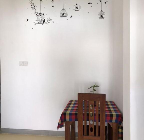 اتاق خانوادگی با چشم‌انداز دریا, Anna Tourist Inn
