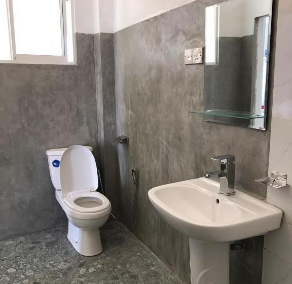اتاق خانوادگی با چشم‌انداز دریا, Anna Tourist Inn