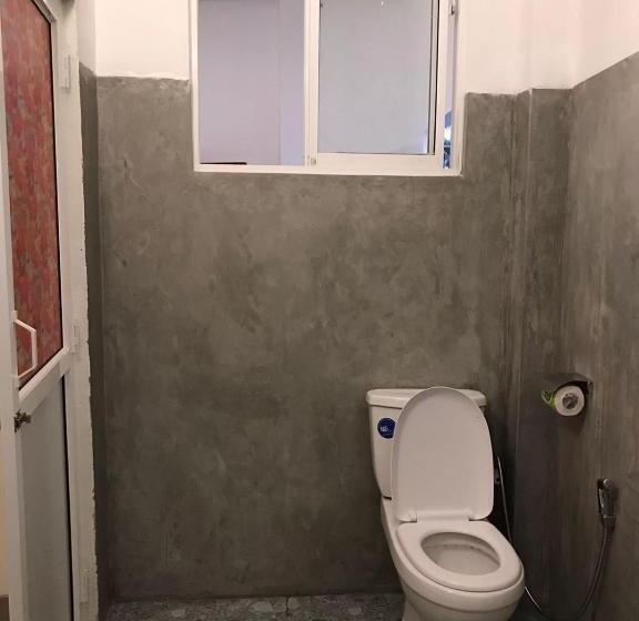 اتاق خانوادگی با چشم‌انداز دریا, Anna Tourist Inn