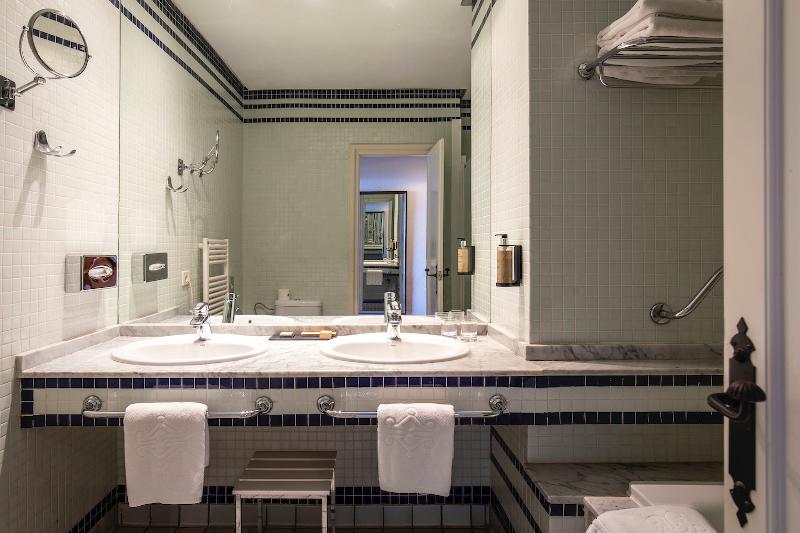 Quarto Deluxe Vista Piscina, Santorini Beach Resort