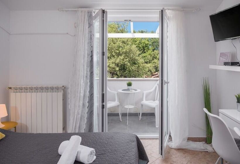 اتاق استاندارد, Martina Guest House