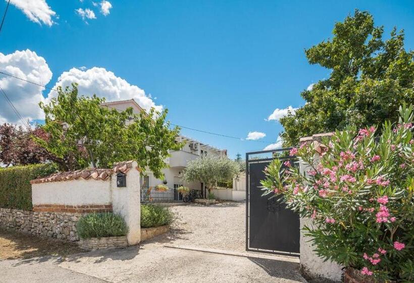اتاق استاندارد, Martina Guest House