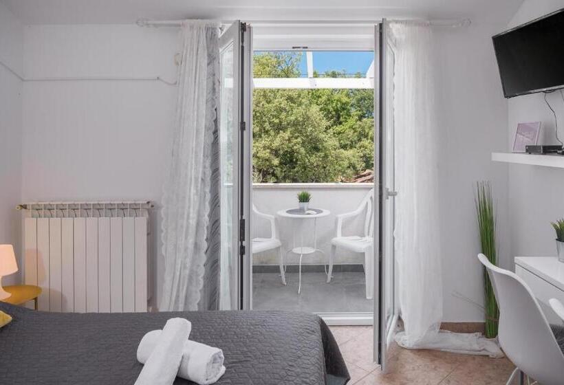 اتاق استاندارد, Martina Guest House