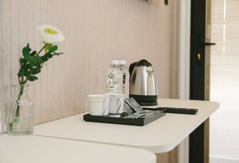 اتاق لوکس, A&r Boutique
