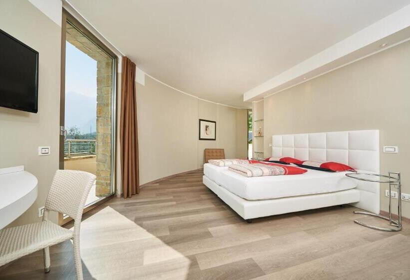 Suite with lake view, Agriturismo Maso Botes