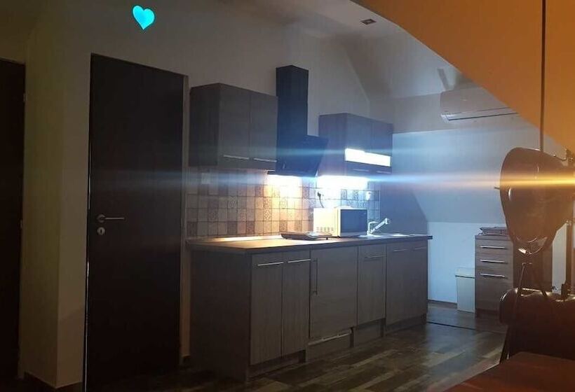 اتاق استاندارد, Sunrise Apartmanház