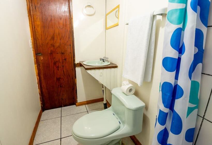 Economy Triple Room, Cabinas Arrecife