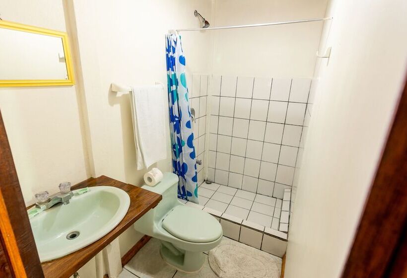 Economy Triple Room, Cabinas Arrecife