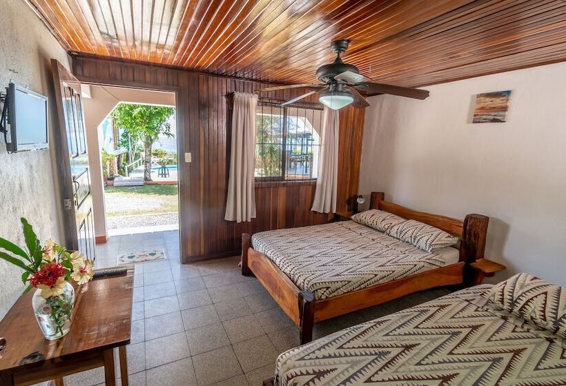 Economy Triple Room, Cabinas Arrecife