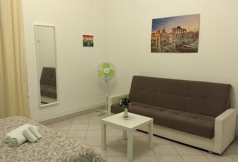 اتاق چهار تخته با دستشویی مشترک, Amoraroma