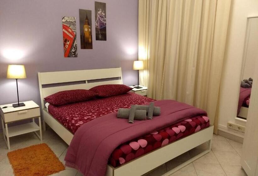 اتاق اکونومی با حمام مشترک, Amoraroma