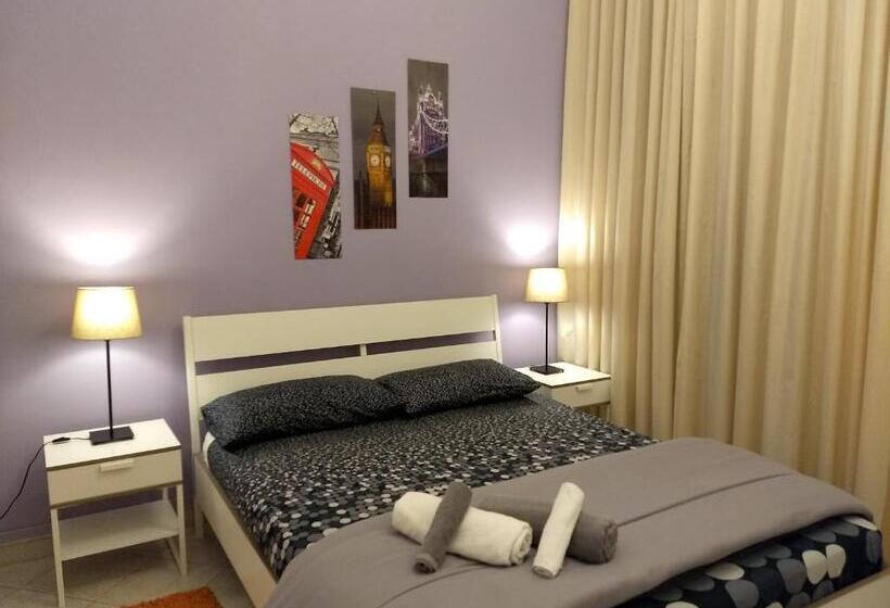 اتاق اکونومی با حمام مشترک, Amoraroma