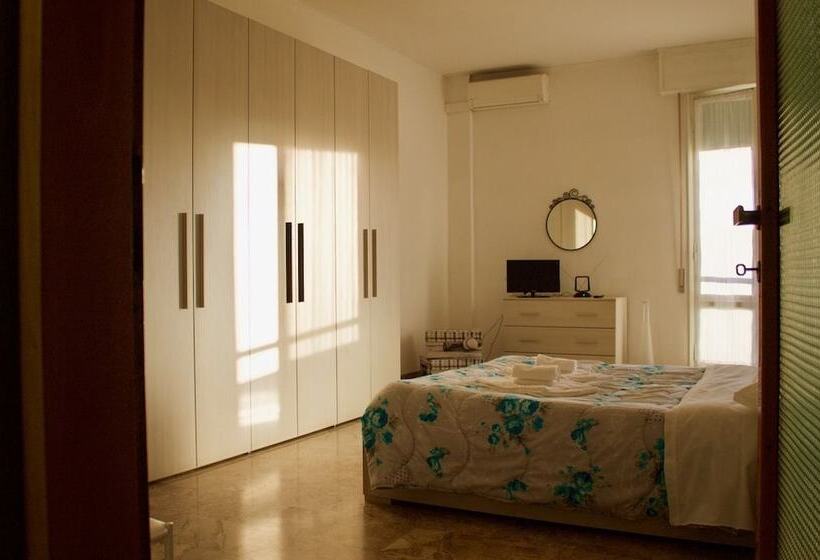 اتاق استاندارد با سرویس بهداشتی مشترک, Myroom Centerstation Bologna