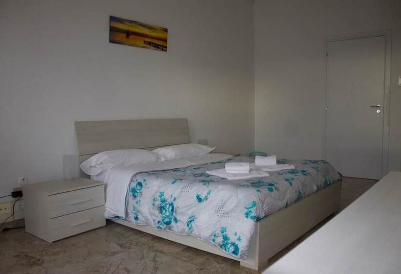 اتاق استاندارد با سرویس بهداشتی مشترک, Myroom Centerstation Bologna