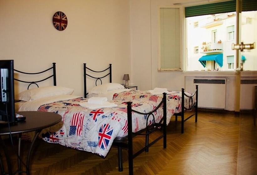 اتاق استاندارد یک تخته با سرویس بهداشتی مشترک, Myroom Centerstation Bologna