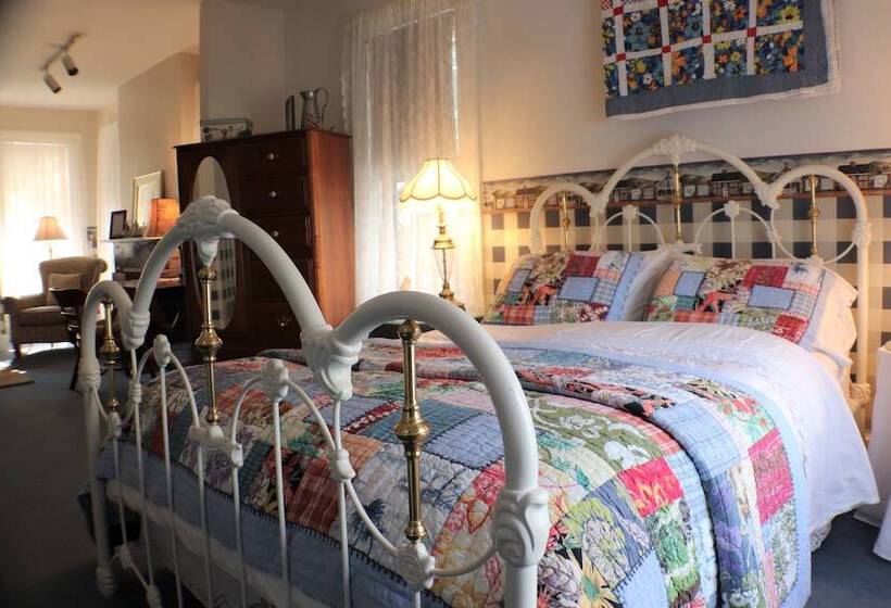 سوییت, 50 Lincoln Short North Bed & Breakfast