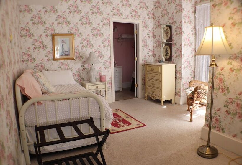 سوییت, 50 Lincoln Short North Bed & Breakfast