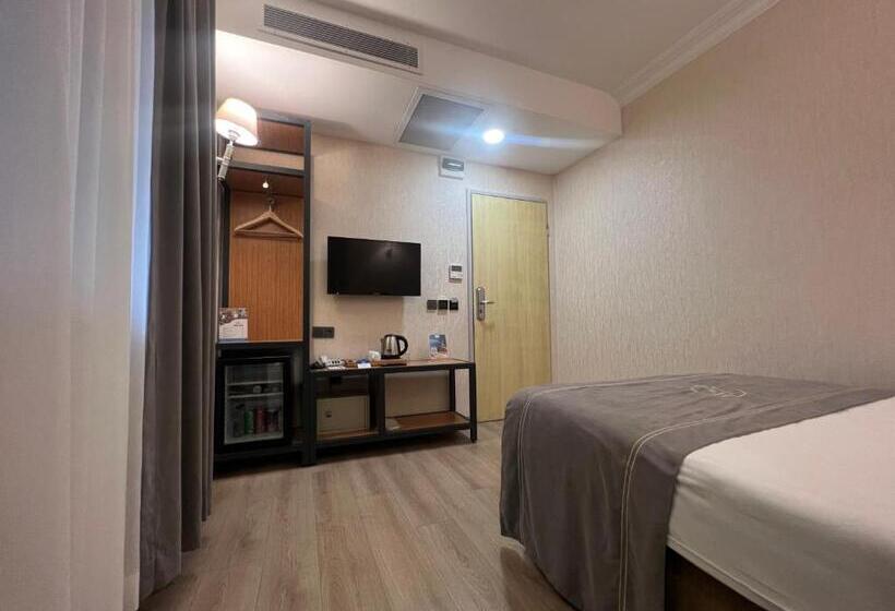 اتاق اکونومی یک تخته, Fuar