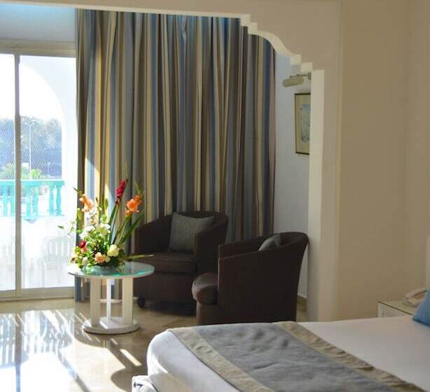 Номер Superior Одноместный, Royal Garden Palace   Families And Couples