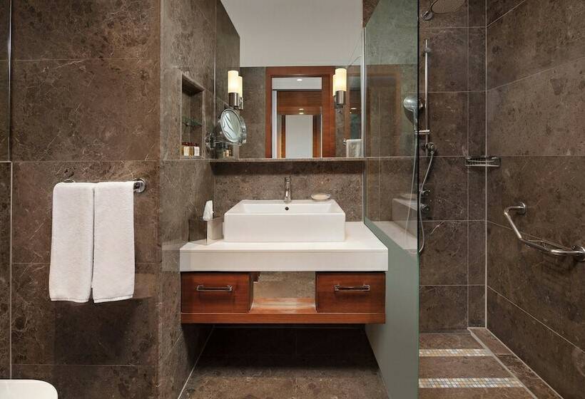 اتاق لوکس با چشم‌انداز دریا, Sheraton Istanbul Ataköy