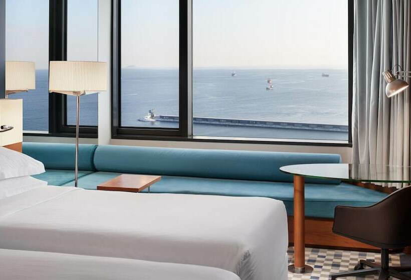 اتاق لوکس با چشم‌انداز دریا, Sheraton Istanbul Ataköy