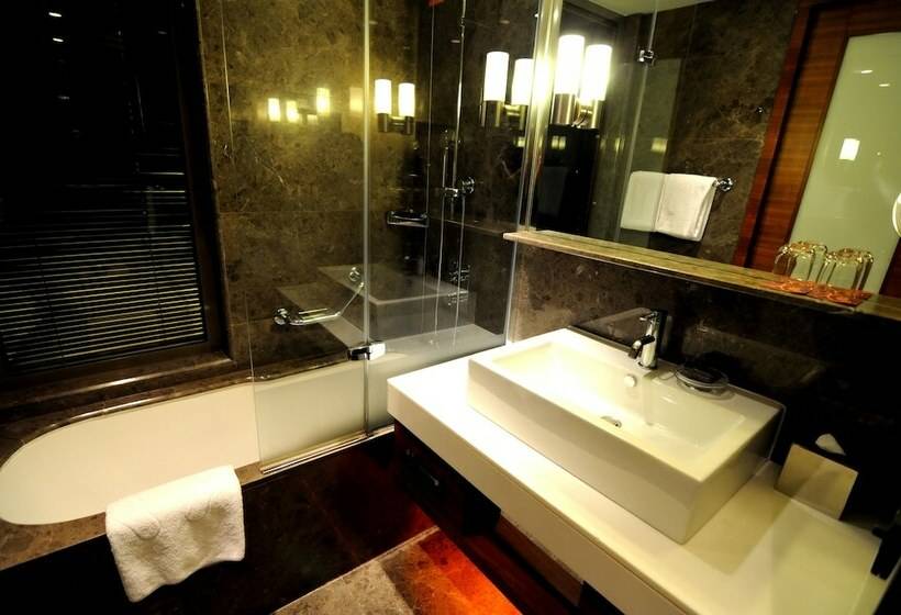 اتاق لوکس با چشم‌انداز دریا, Sheraton Istanbul Ataköy
