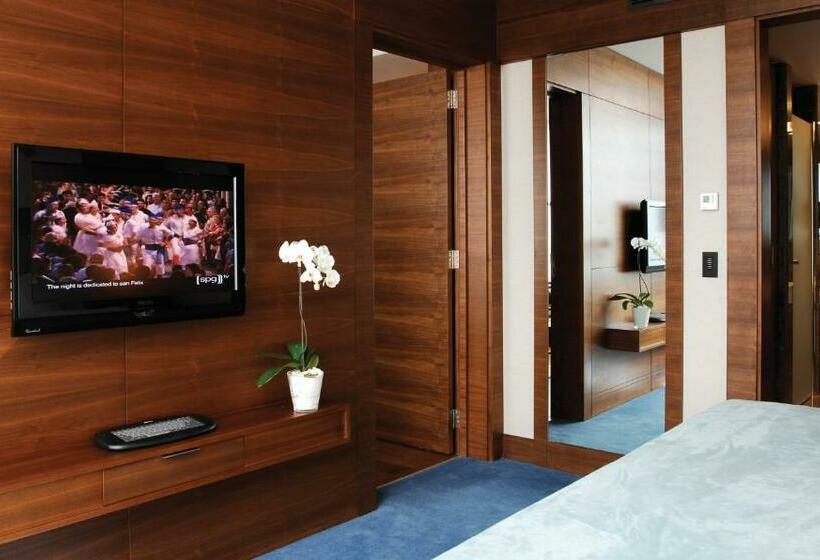 اتاق سوپریور با چشم‌انداز دریا, Sheraton Istanbul Ataköy