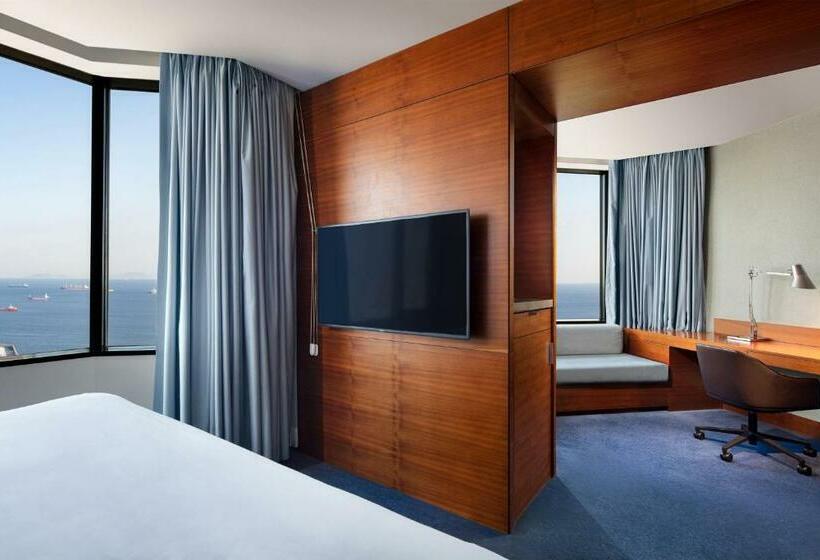 اتاق سوپریور با چشم‌انداز دریا, Sheraton Istanbul Ataköy