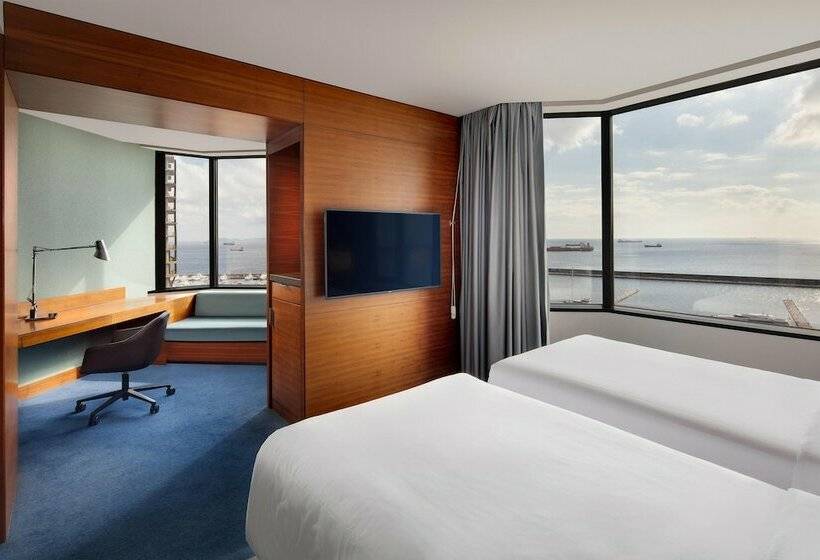 اتاق سوپریور با چشم‌انداز دریا, Sheraton Istanbul Ataköy