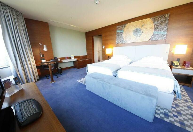 اتاق پرمیوم با چشم‌انداز دریا, Sheraton Istanbul Ataköy
