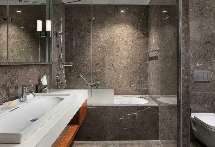 سوئیت کلوب با چشم‌انداز دریا, Sheraton Istanbul Ataköy