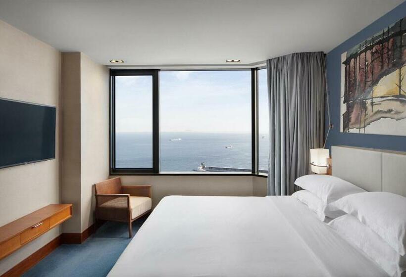 سوئیت جونیور کلوب با چشم‌انداز دریا, Sheraton Istanbul Ataköy