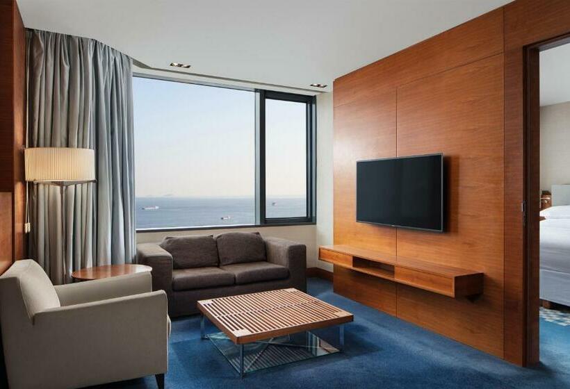 سوئیت جونیور کلوب با چشم‌انداز دریا, Sheraton Istanbul Ataköy