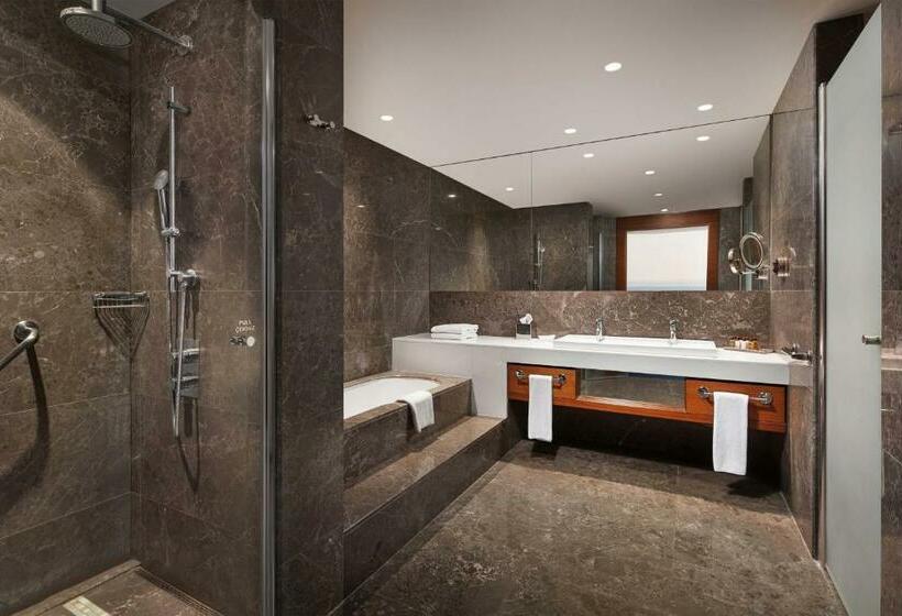 سوئیت جونیور کلوب با چشم‌انداز دریا, Sheraton Istanbul Ataköy