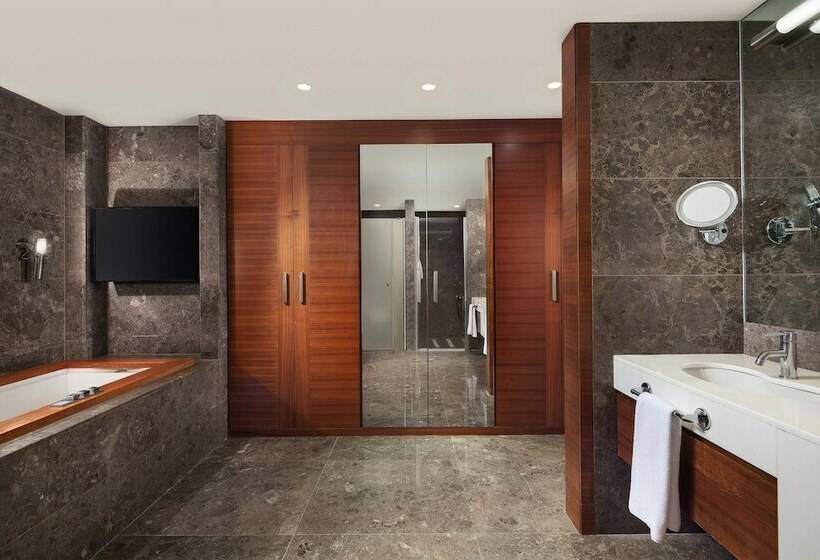 سوئیت اجرایی با چشم‌انداز دریا, Sheraton Istanbul Ataköy