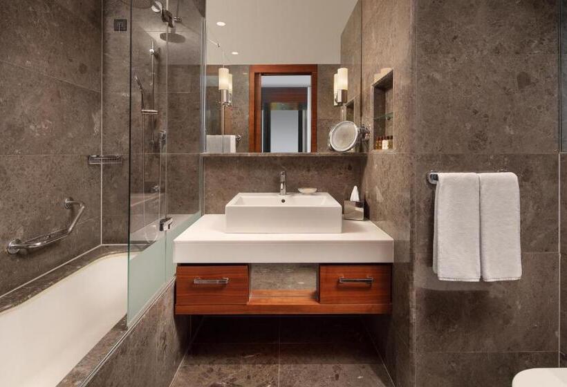 اتاق لوکس با تخت بزرگ, Sheraton Istanbul Ataköy